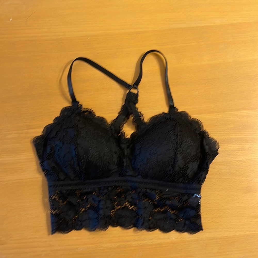 Black lace bralette. Never worn. Perfect condition